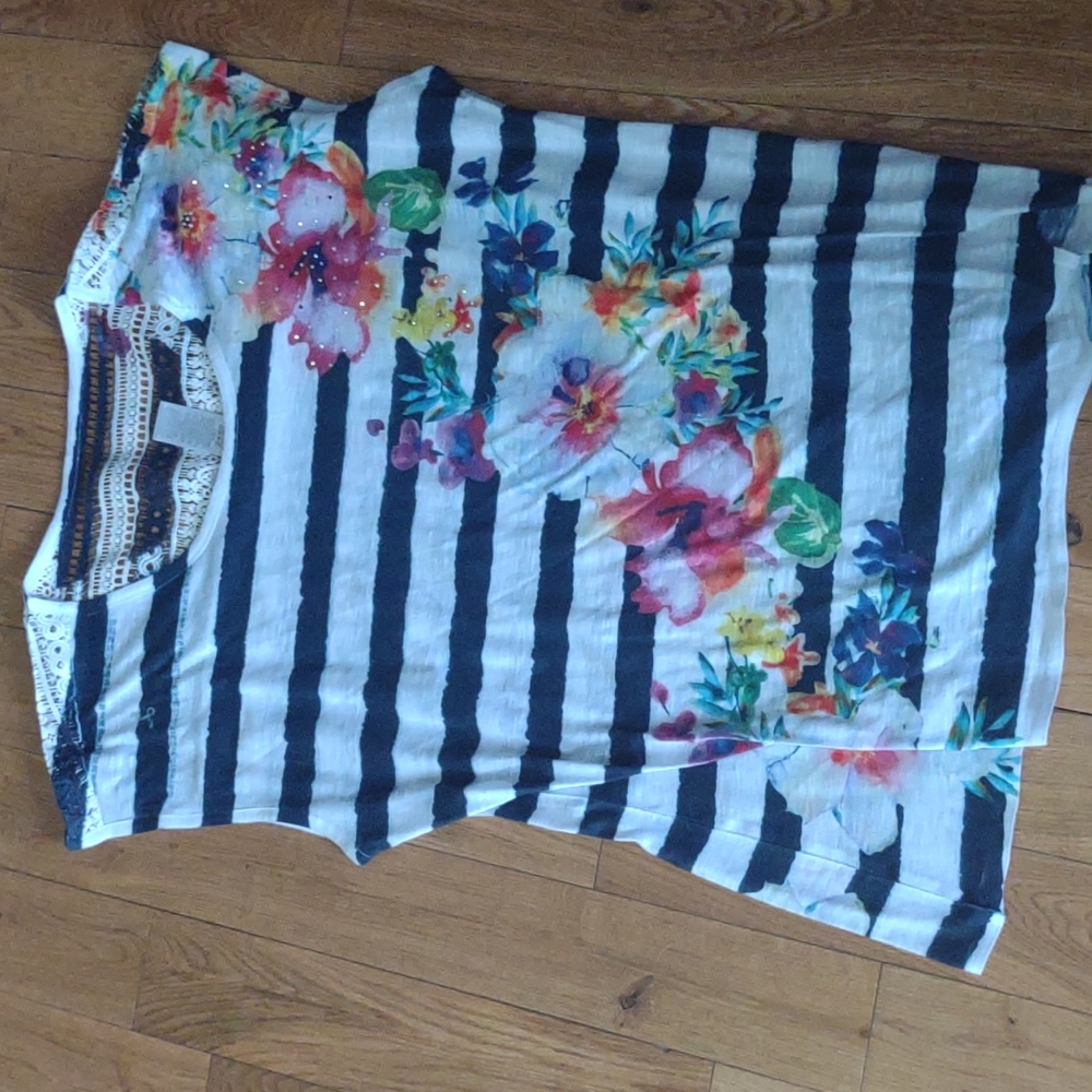 Sleeveless blouse